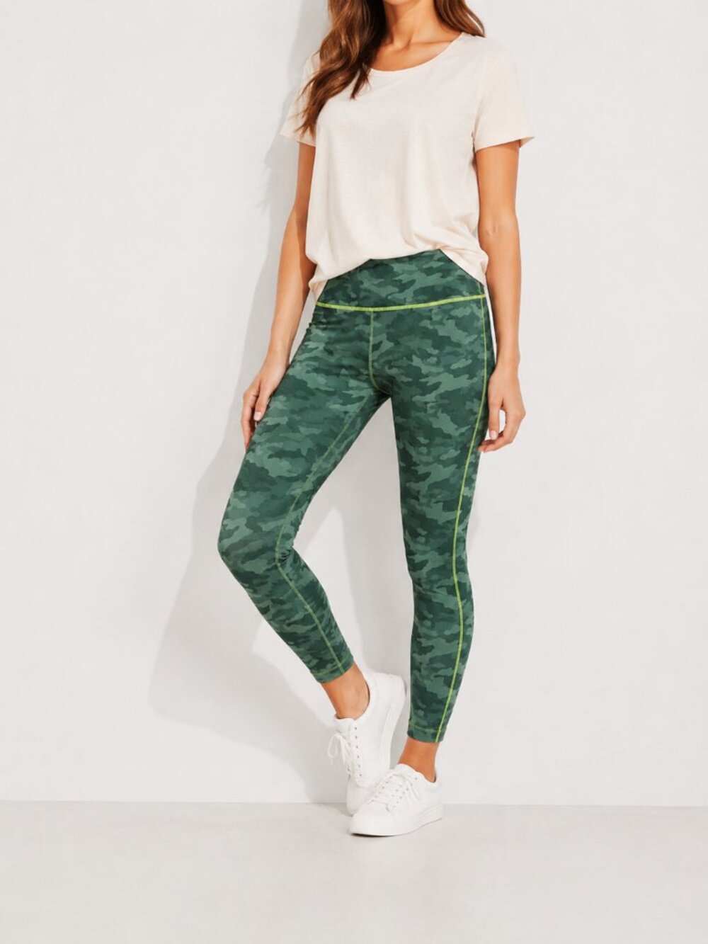 NWT Vineyard Vines Women's Size XL Camo Green Performance Leggings Athletic Gym